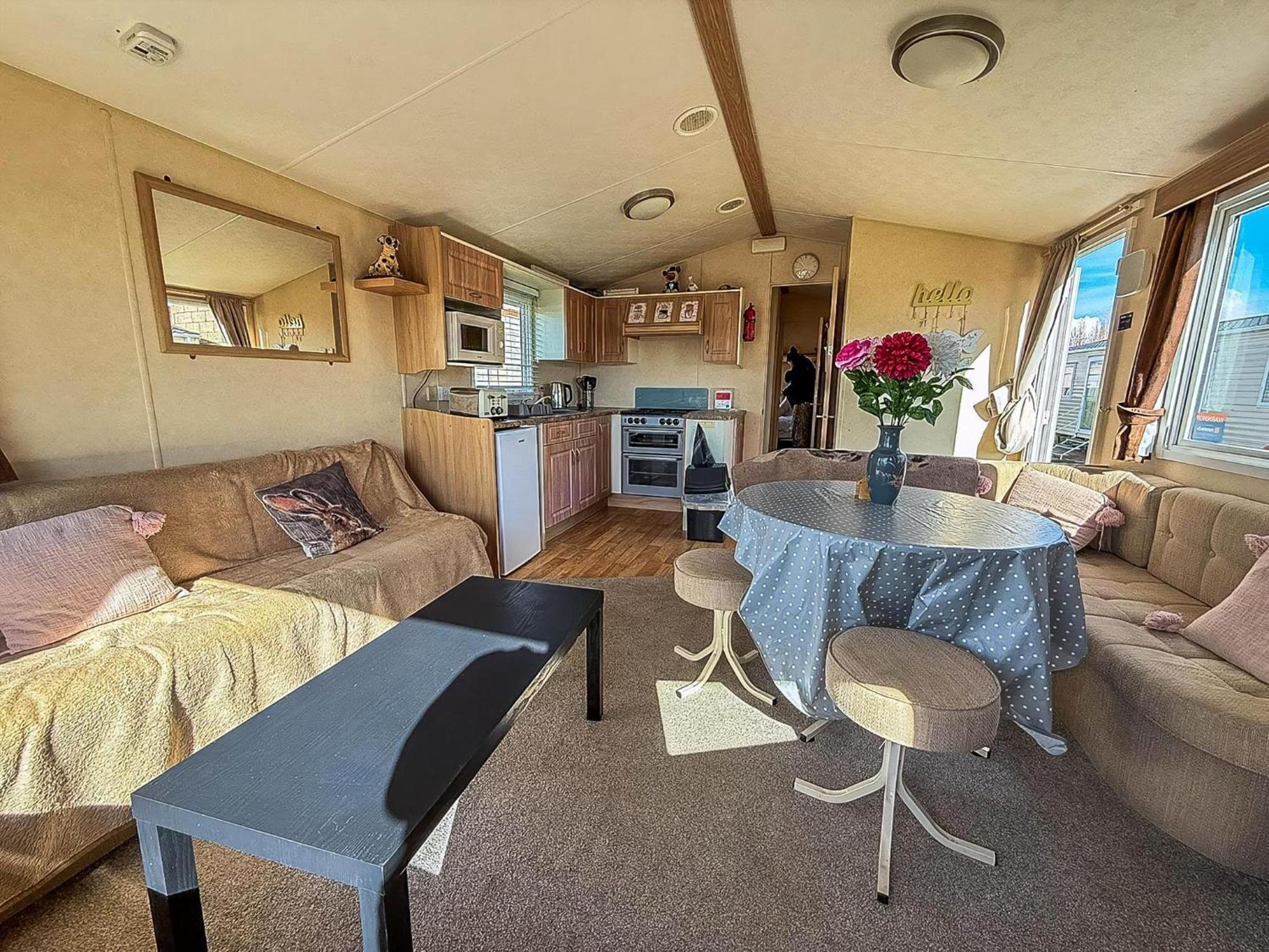 Lovely 6 Berth Caravan At Naze Marine Holiday Park In Essex Ref 17003C Walton-on-the-Naze Exteriér fotografie
